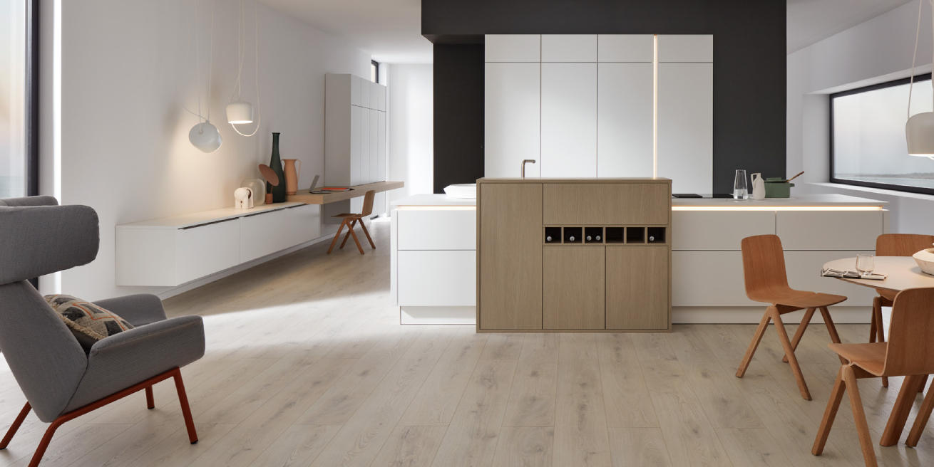 kuchyně Nolte Neo Leaf sand ash soft lack white