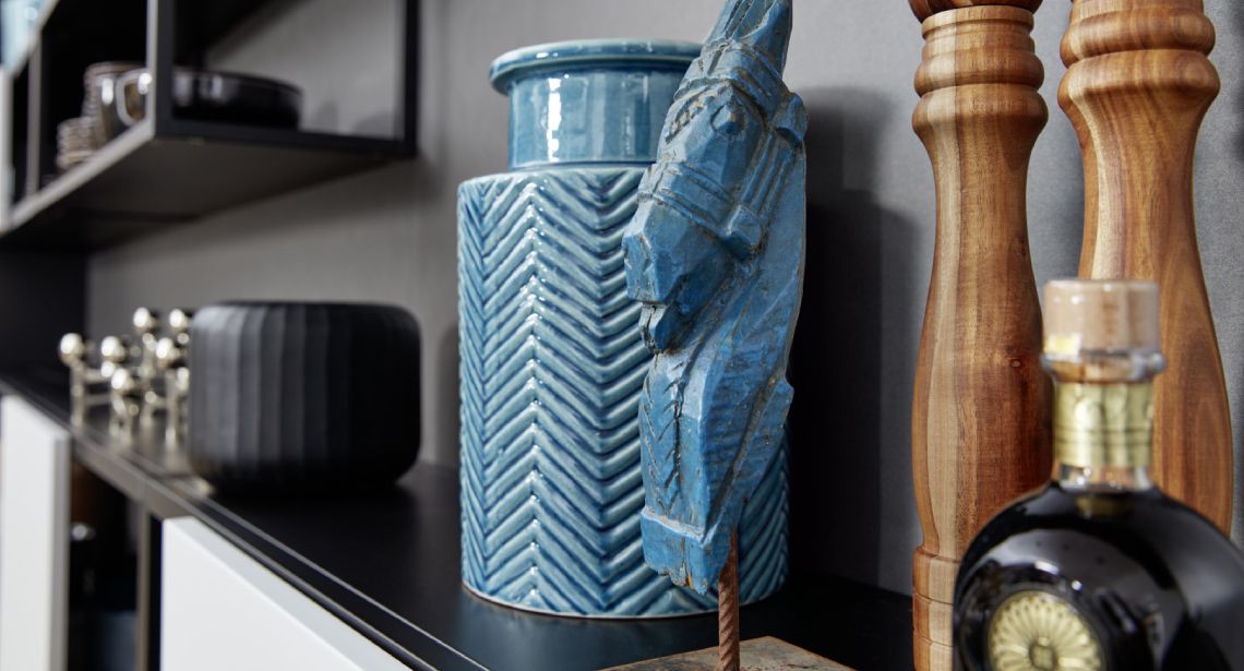 kuchyně Nolte Ferro Blaustahl Soft lack Arcticweis softmatt