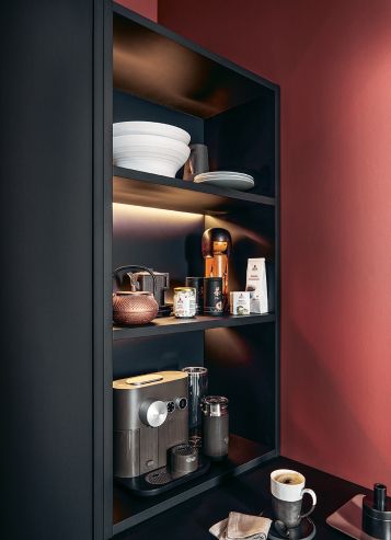 kuchyně Next 125  NX510 / NX505  Onyxschwarz Indischrot samtmatt Nebelblau