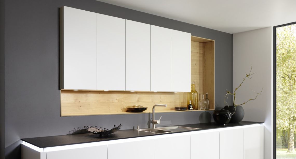 kuchyně Nolte Legno Eiche Champagner Soft Lack Weiss softmatt