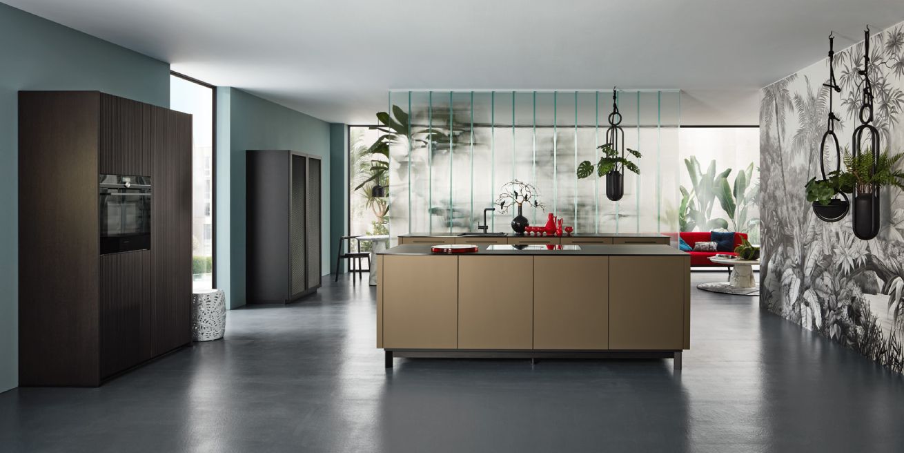 kuchyně Nolte Neo Pure gold metal Lodge blacked oak