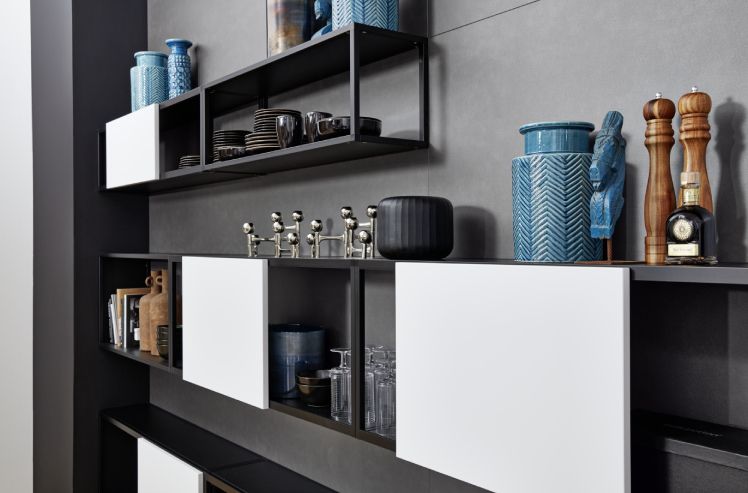 kuchyně Nolte Ferro Blaustahl Soft lack Arcticweis softmatt